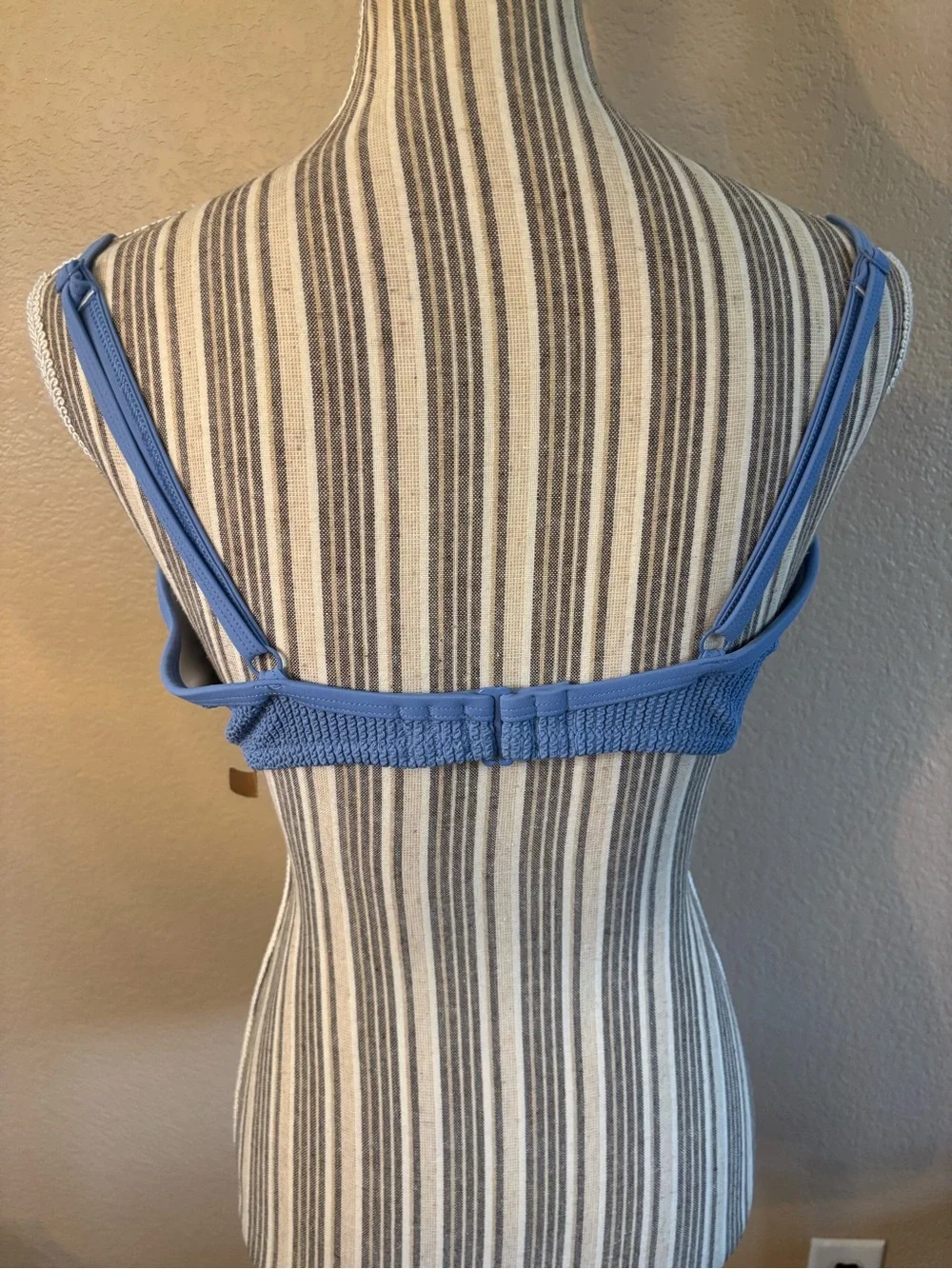NWT PINK Victoria's Secret Bikini Top L-DD Blue Crinkle TexturePushup Underwire